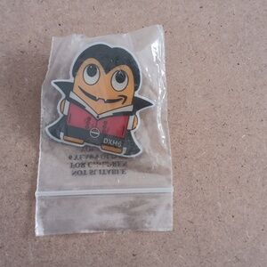 New Amazon Vampire Peccy DXH6 Pin